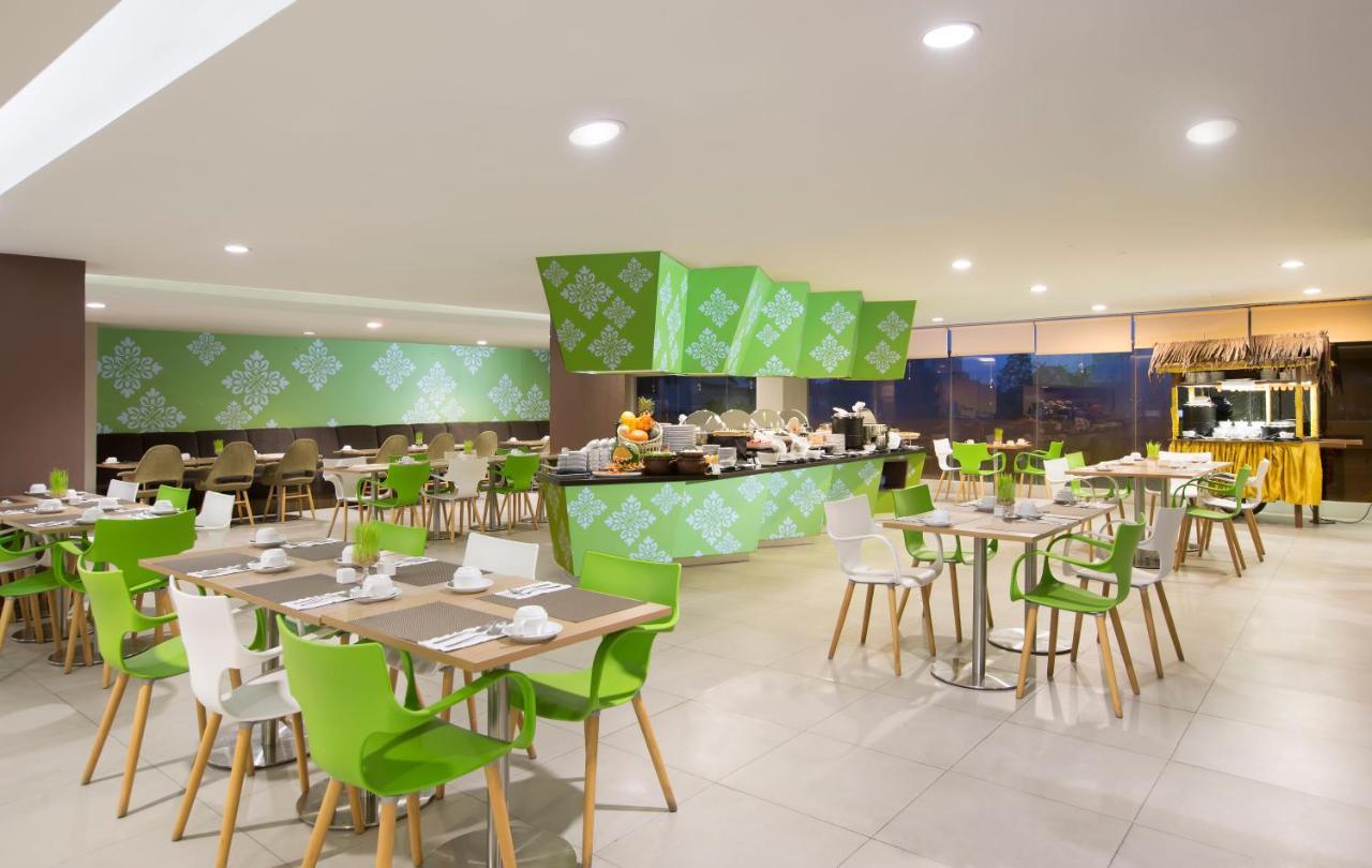 Khas Pekanbaru Hotel מראה חיצוני תמונה