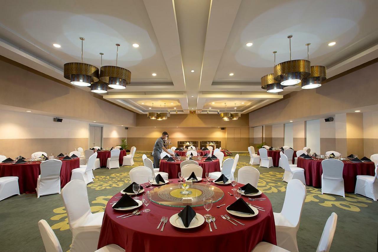Khas Pekanbaru Hotel מראה חיצוני תמונה